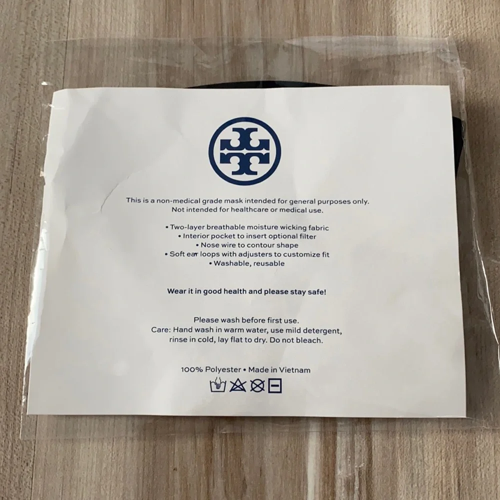 ❤️ Tory Burch Solid Black Logo Face Mask